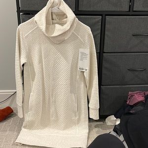 NWT Lululemon OnRepeat dress with removable collar